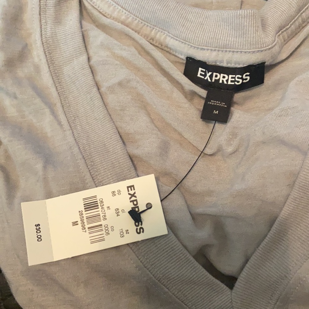 Express Tee - Picture 3 of 3